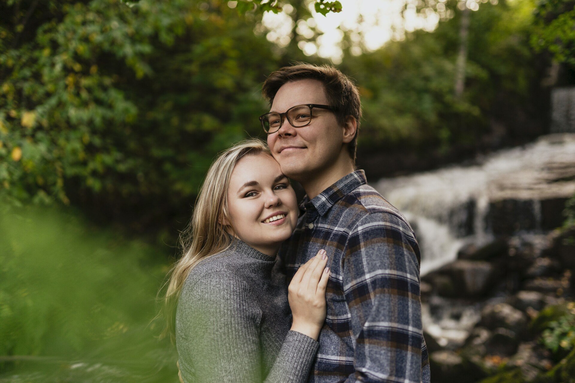 How Do You Date An Older Woman? What Are The Tips And Tricks To Successfully Dating A Older Woman?