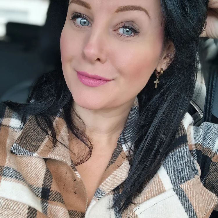 older women dating