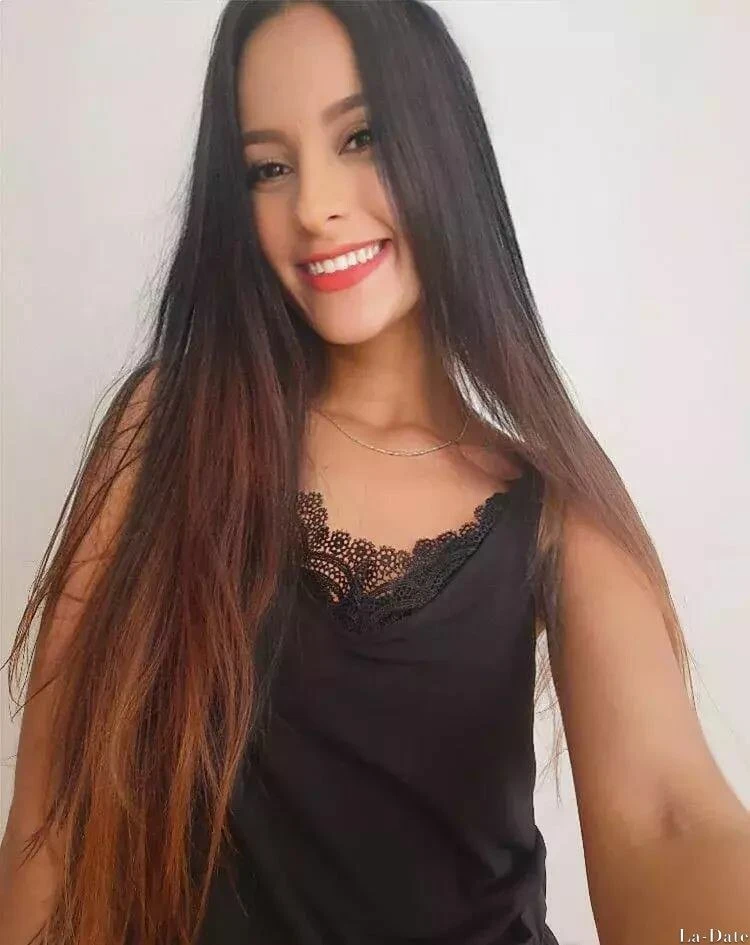 Yadira Profile image 1