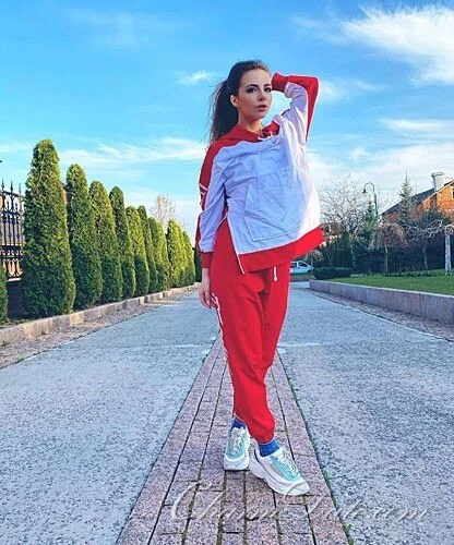 Anastasia, 25