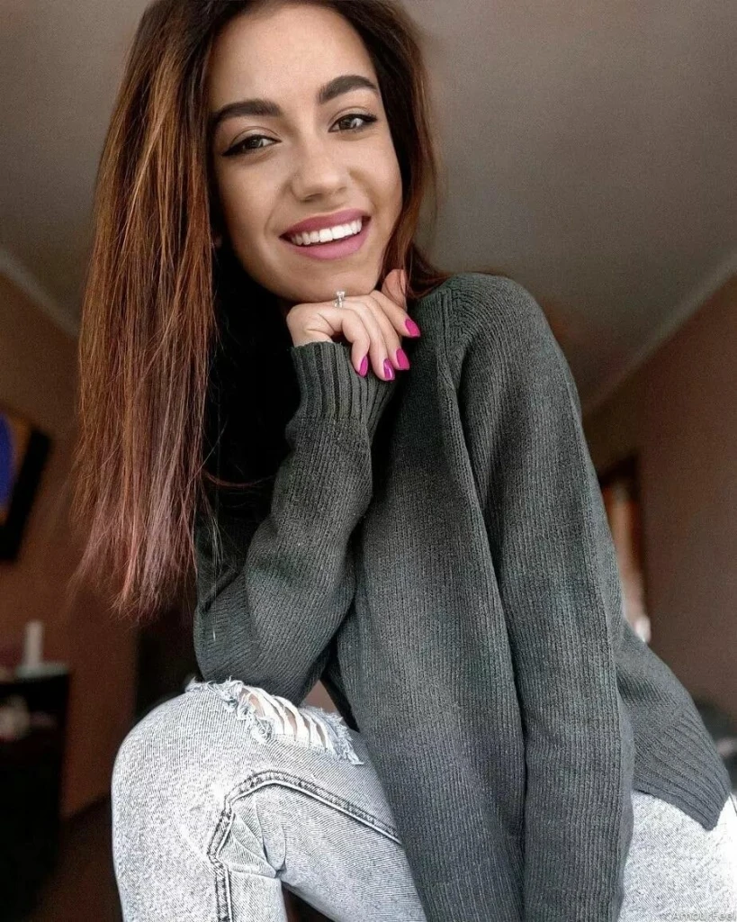 Olena Profile image 2