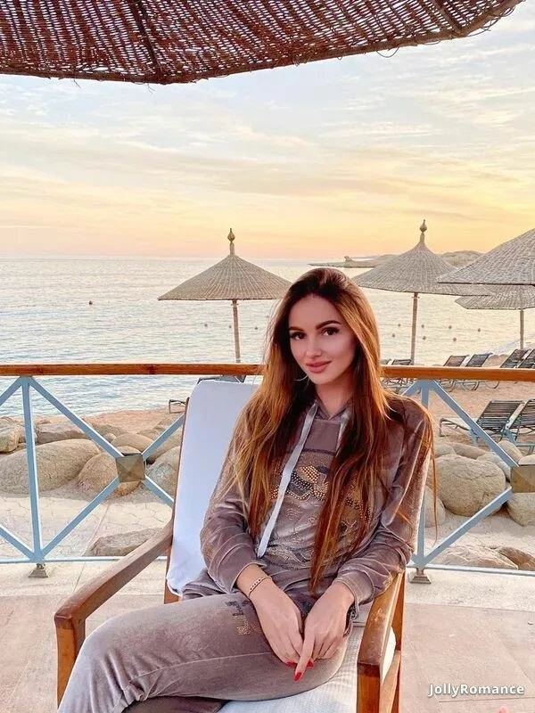 Anna Profile image 2