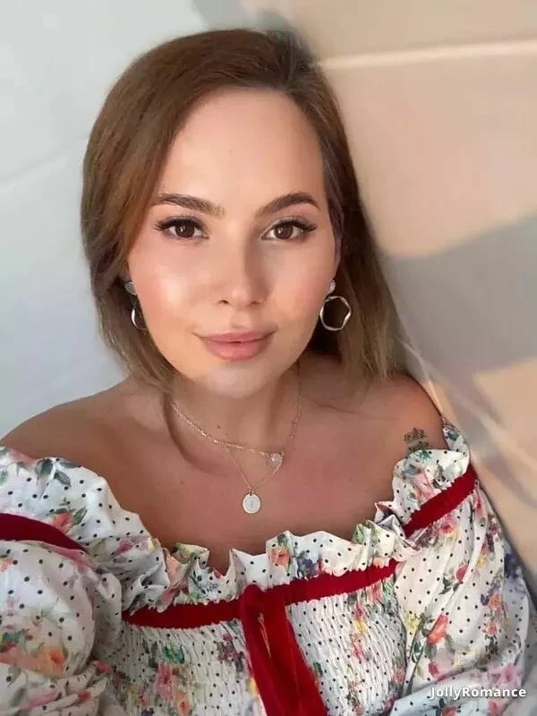Kristina Profile image 2