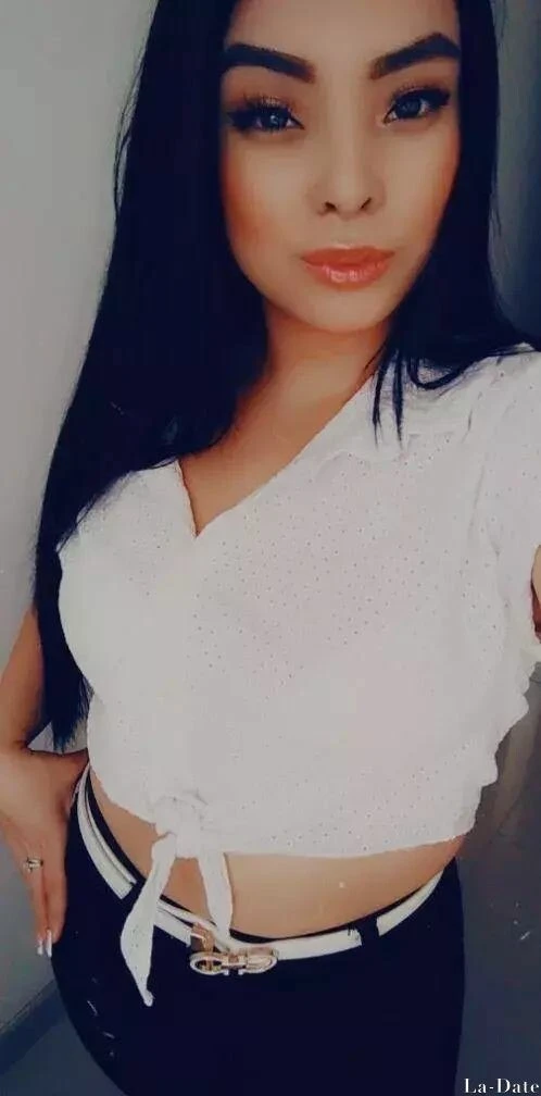Marcela Profile image 3