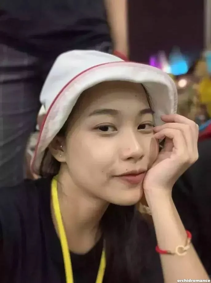 Natalia, 23