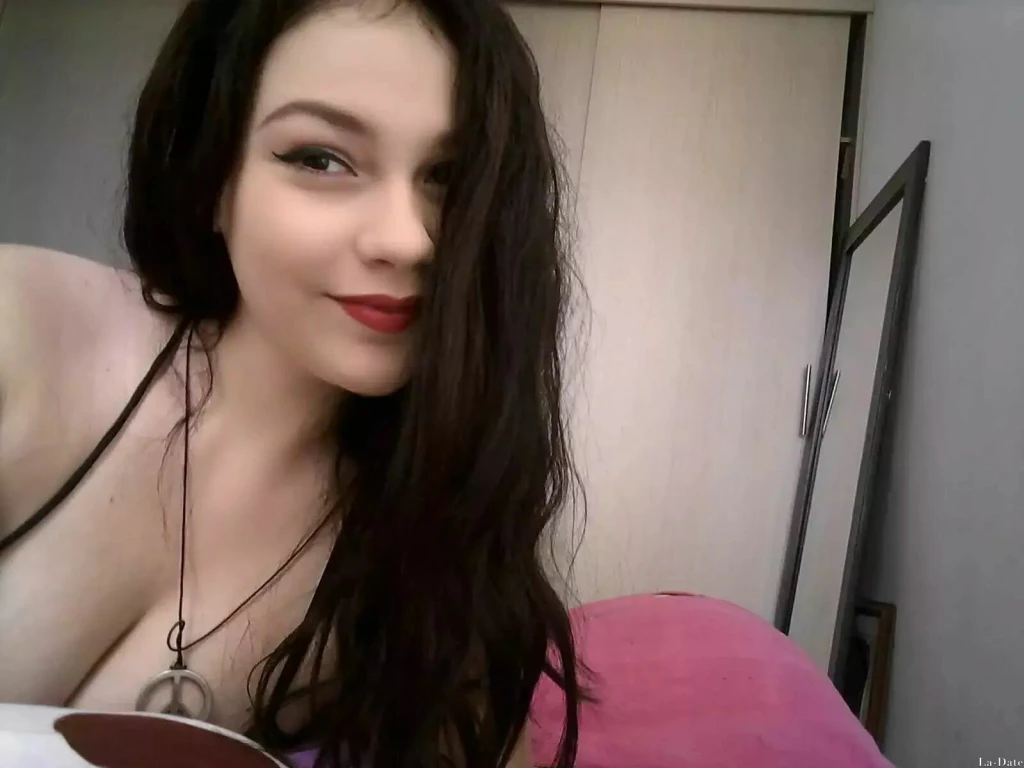 Reina Marilys Profile image 2