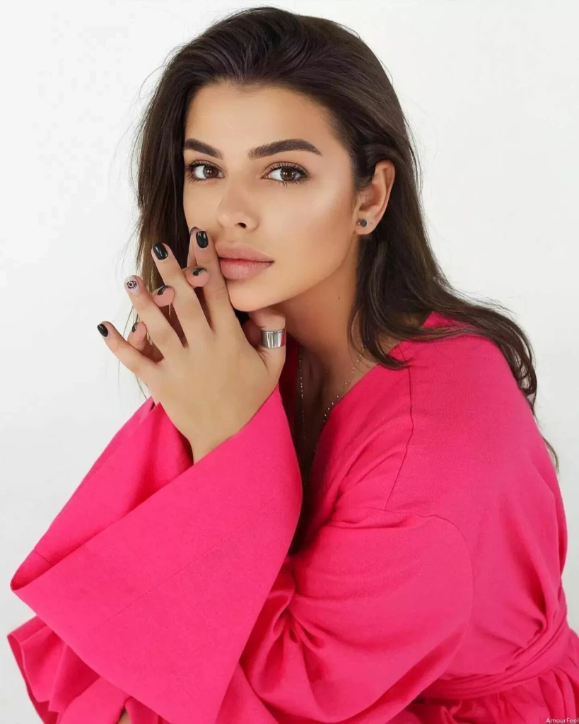 Natalie Profile image 2